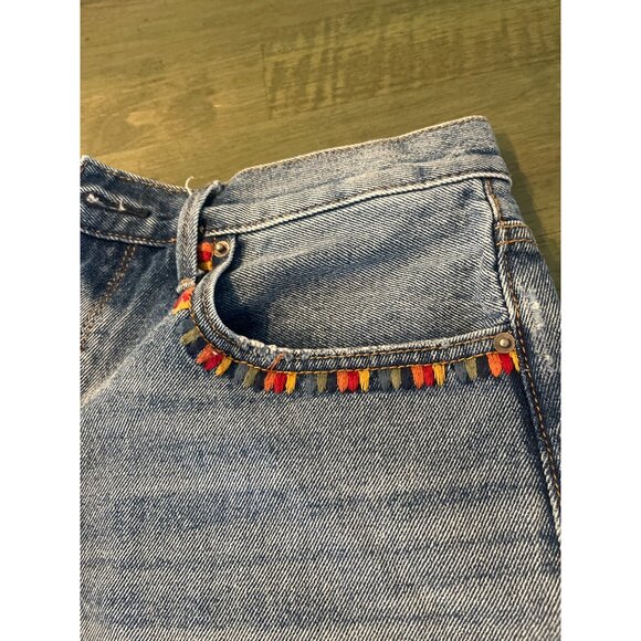 Driftwood Vintage-Style Denim Shorts With Embroidered Bird Patch & Fringe Detail - Picture 3 of 9